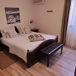 Old House - בית נופש
